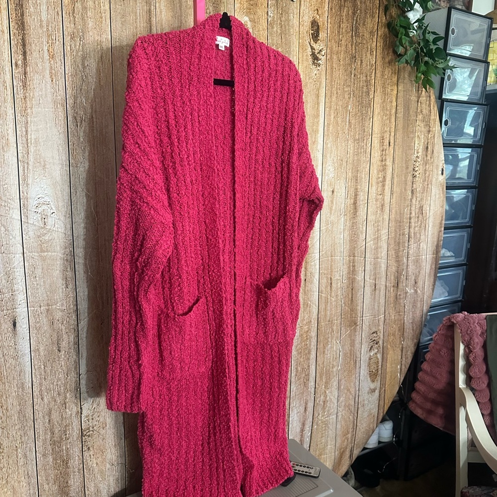 Elegant Fuchsia Knit Cardigan